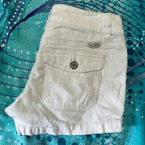 UNIONBAY White Shorts - Picture 2 of 3